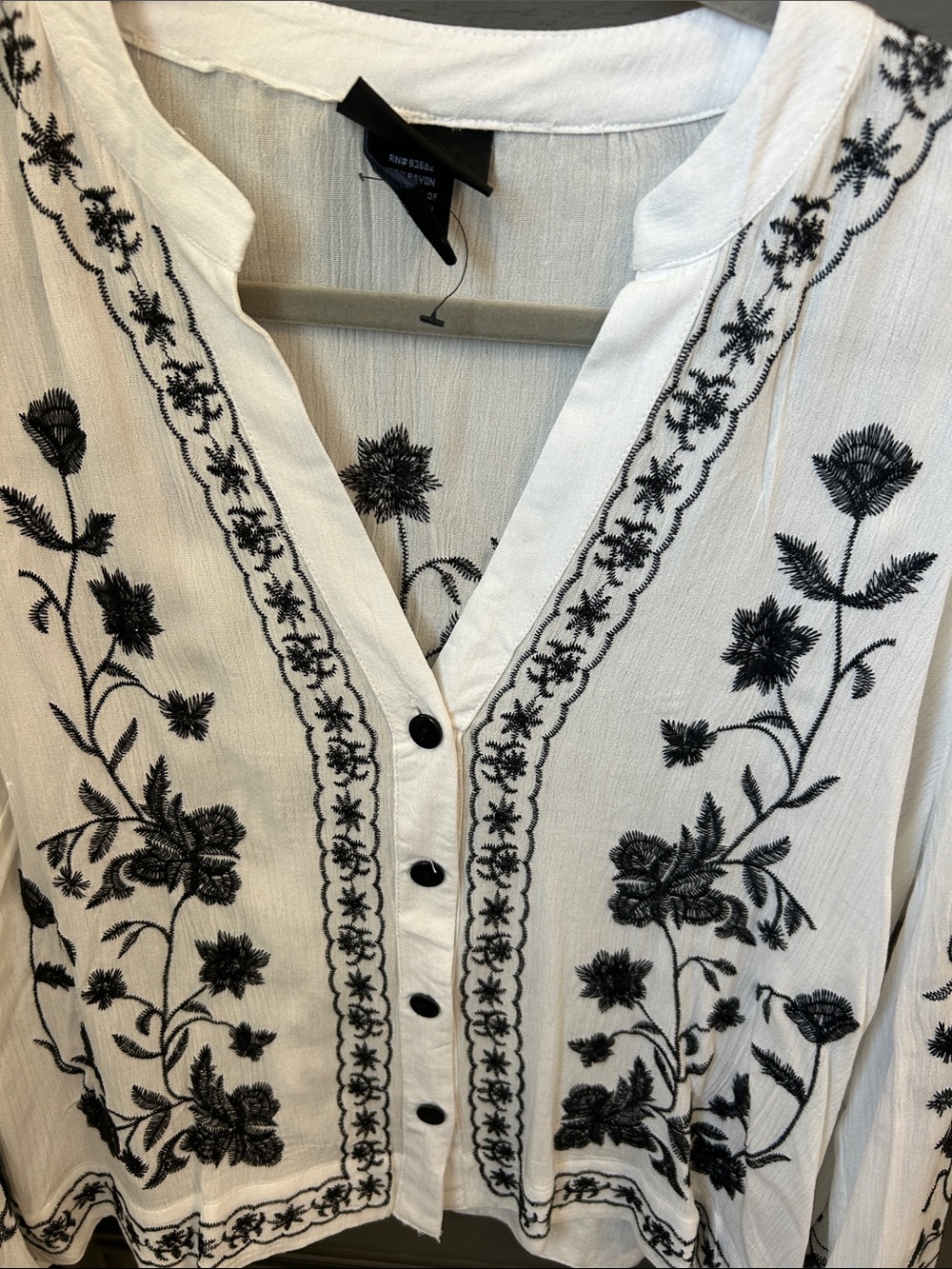 Boho Embroidered V-Neck Women’s Top in White with Black Floral Stitching NWOT